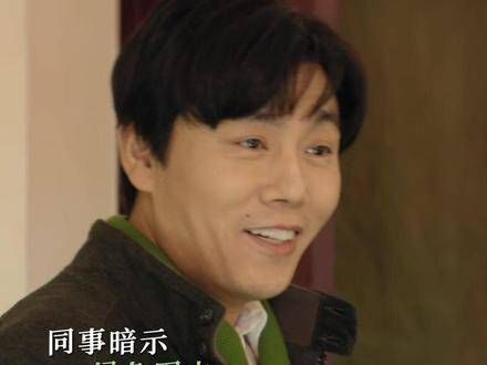 龚彪的故事充满了遗憾,曾经的梦想破碎,连那条绿围巾也成了深深的隐喻