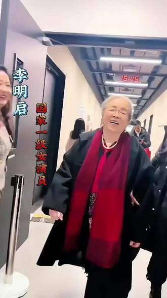 九位国家一级女演员,每一位都是资深的老戏骨,她们的作品影响了几代人…