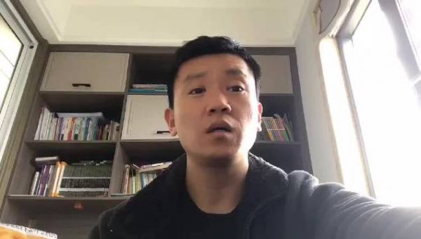 不止李金铭还有秋瓷炫和黄圣依