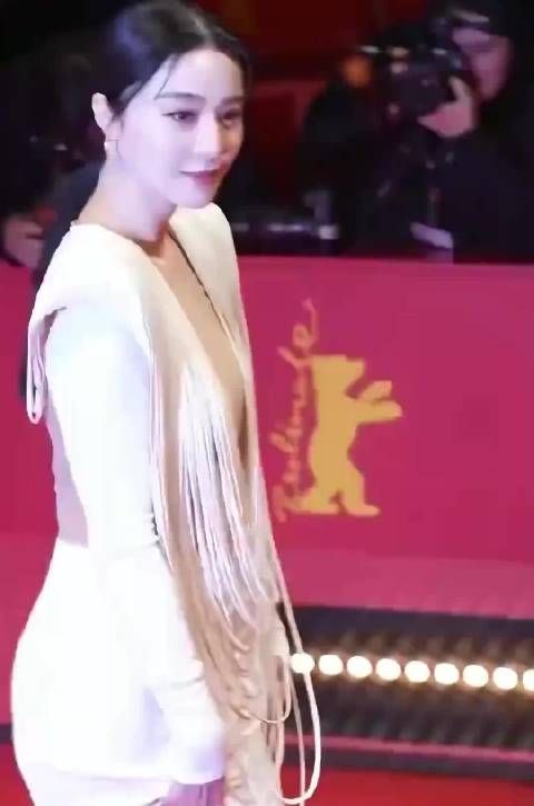 李雪琴近照真的变了个人啊