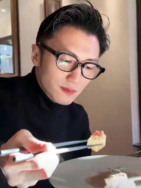 谢霆锋现场展现松弛有力气质,让人挪不开眼