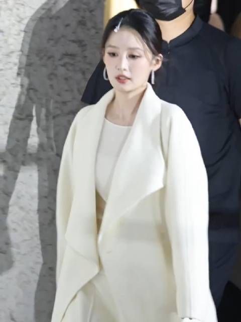 李沁直播造型,李沁今日妆造金鹤龙 !