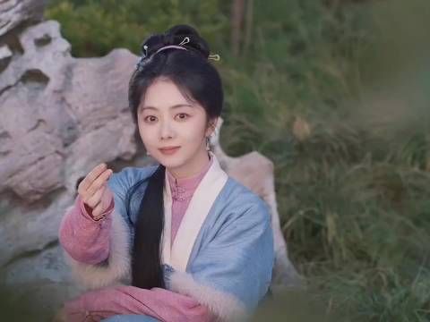 女主替大爷解围立了功，得了赏金立马带回家