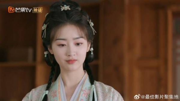 夫人邀请颜六娘泡药浴 颜六娘看到她背后图腾，秒懂不简单
