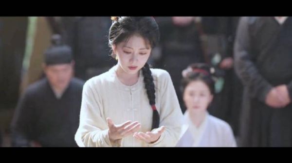 别说，谭松韵这段评书，讲得是声情并茂，有声有色