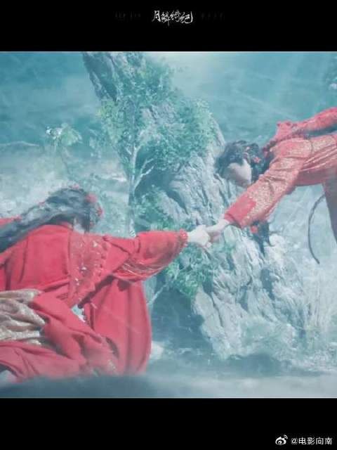 钉住自己的手，炙热的爱意早已回答了原来的问题