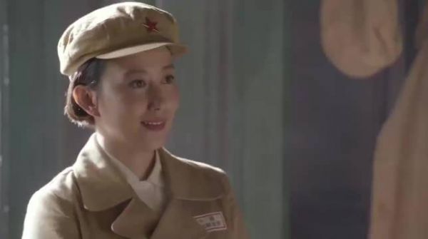 老将军一把年纪还相亲，不料对方是个大美女，一眼看呆！