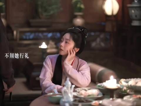 这一杯酒哪里是简单共饮，林锦岐藏了许久的心动再也压不住，隐忍情愫直接爆发