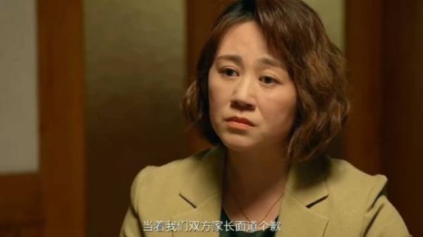 这场饭座上的吵架戏已经超出剧本本身了