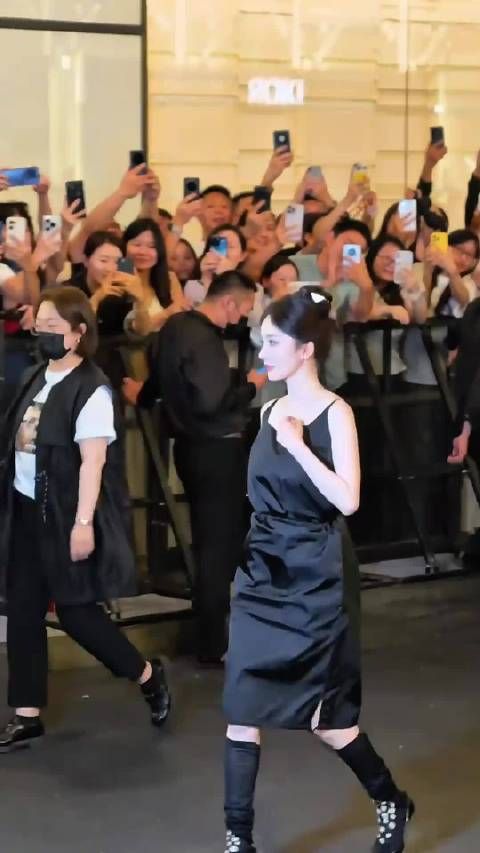 杨幂，李沁，李现，男帅女美