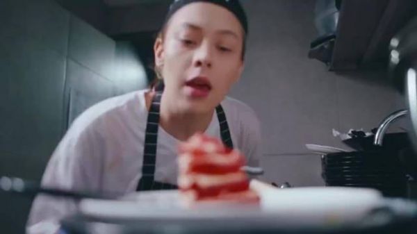 洗碗工只是偷吃了一个蛋糕，没想到竟然改变了自己的一生