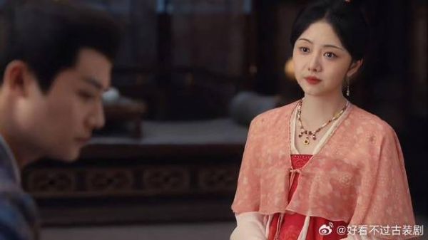 杨静澜想和老婆贴贴，这不一不小心季英英就点坑里去了