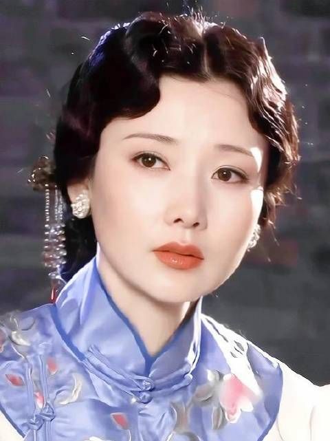 观众直言她专演姨太太，一举一动皆是入骨的妩媚