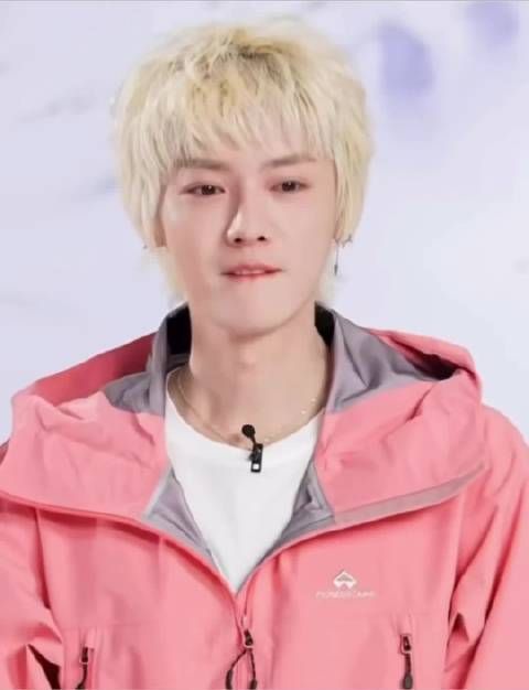 谁给鹿晗做的发型，仿佛回到了当年EXO的时候！好萌好可爱！青春男大！