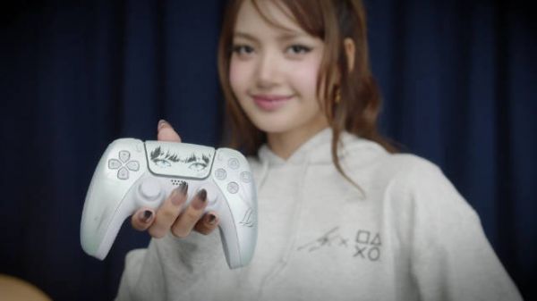 PlayStation联名LISA PS5手柄10月上市限量发行