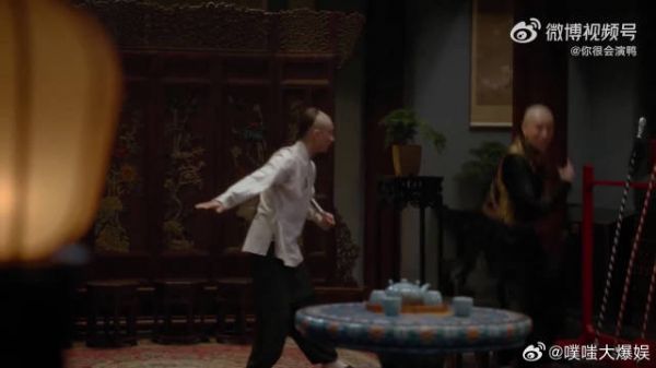 不是大喊大叫才叫悲伤，孟金福这种向内吞的痛苦，才是锥心刺骨