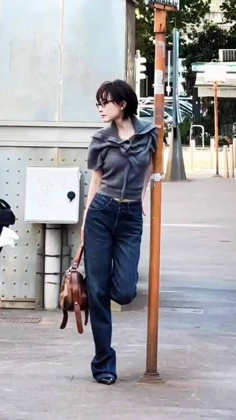 吴昕米兰湿短发造型被赞美成赫本