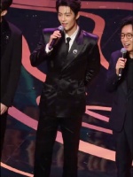 肖战白玉兰歌声与微笑高清全程直拍，这个拍的好高清收音也好好听！