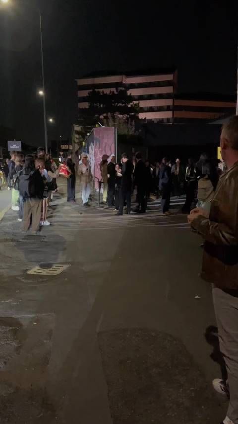 杨紫粉丝见面会,40多岁老阿姨圆梦