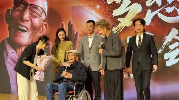 游本昌回应住养老院传言，称临时借住二十多天