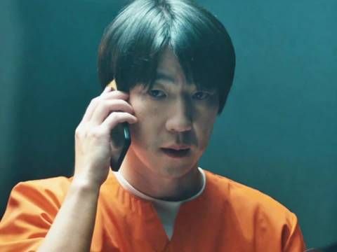 狠人锒铛入狱,没想到监狱是兄弟开的