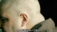 男人无意一个回头 不料最糟糕的事情接连发生