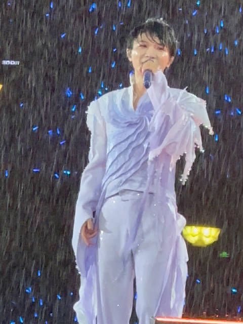 9.26《我爱你中国》风雨中的直拍@卡布叻_周深 前面雨太大忘按录制键