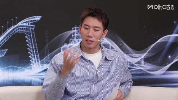 《乒乓观察室》节目中…