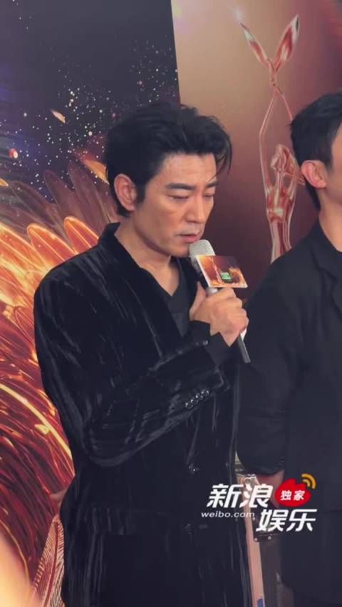 今日金鹰奖现场，记者采访李光洁，李光洁表示自己很开心以反面角色提名