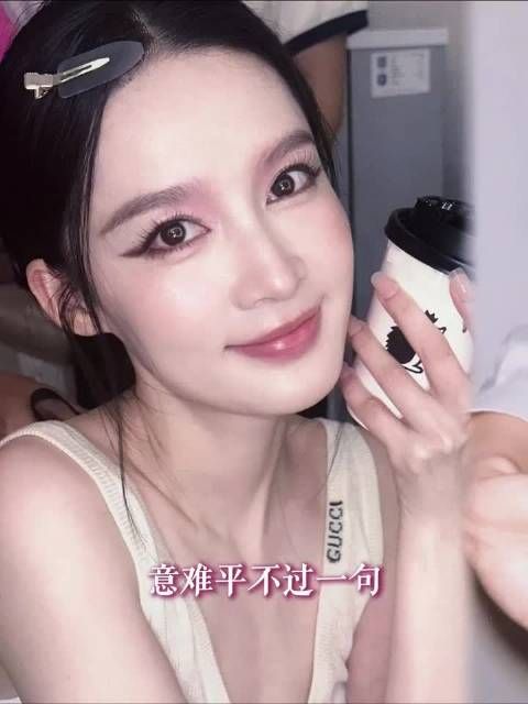 最开始的金童玉女就是形容他俩的，其实我还短暂的磕过