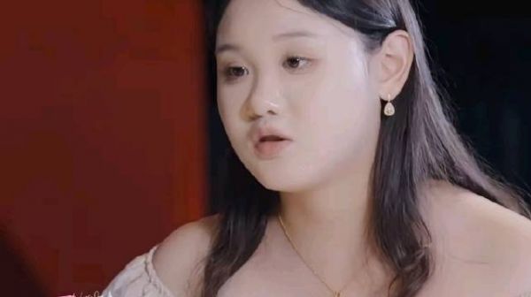 内娱终于出现个可怕的艺人, 就是张家齐, 不是说她跳水有多厉害…