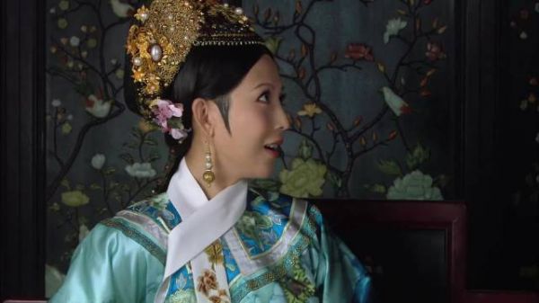 本宫赐福子予华妃,明为体恤,实藏机锋,后宫如棋局,这一步,本宫落得稳