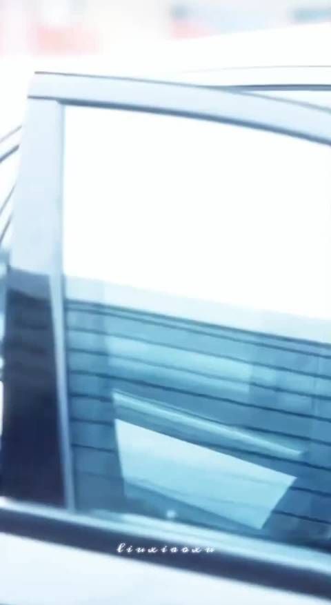 短剧男主插兜藏BGM遥控器，霸总出场笑料多