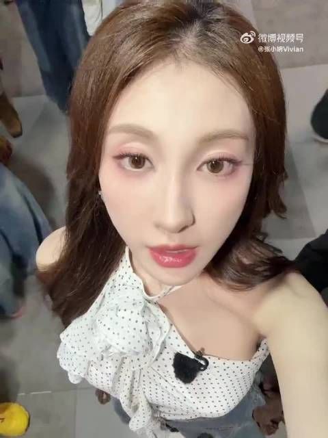喜剧真的不是随便抖包袱，张小婉一句话戳中痛点，好笑才是最难的功课