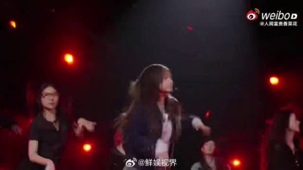 袁一琦打歌2026彩排练出,舞台表现力十足