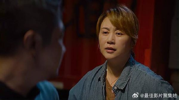 范丞丞拍到油耗子罪行，被追杀，下秒竟钻狗洞跑了