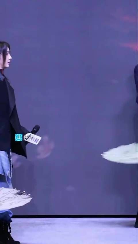 不愧是北舞附中音乐剧专业的实力 伞舞这么厉害