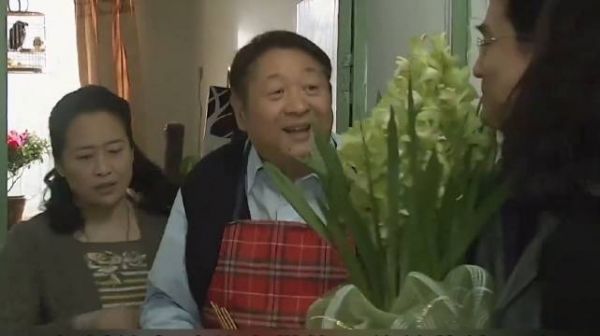 男人第一次去女方家里,怎料给女孩父亲带的一盆兰花就20多万!
