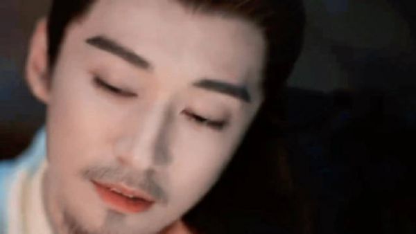 「当爱诠释了痛苦,但我会选择把你记住,」