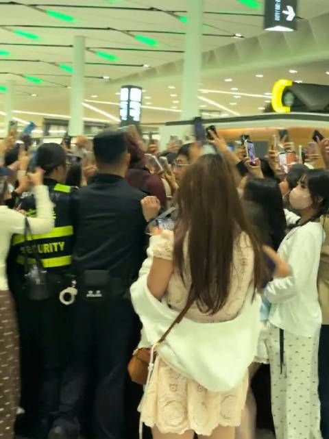 现在的孩子咋办哦，全是女孩子，“老公”来了，来了