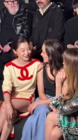 辛芷蕾香奈儿秀场生图，骨相美气质杀出重围