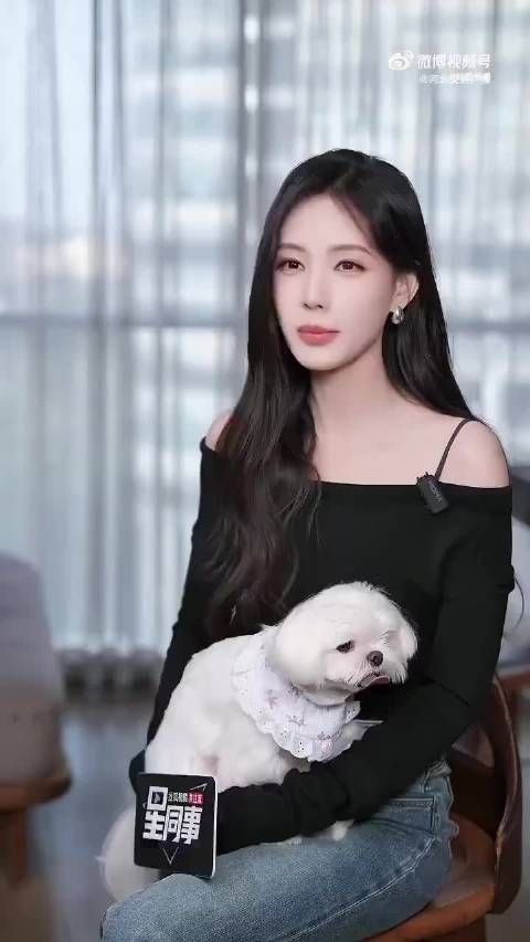 李一桐对李现摄影水平全肯定