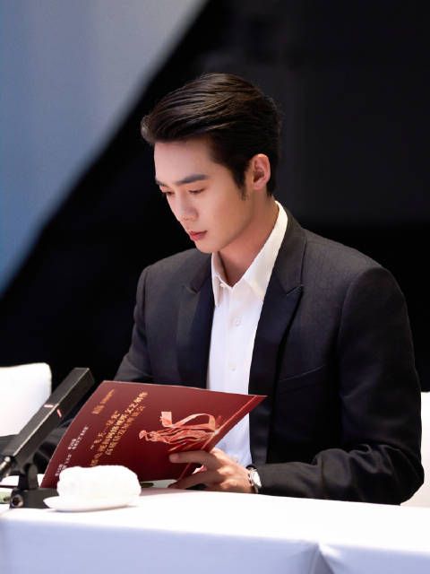 于适出席飞天星光文艺创作座谈会
