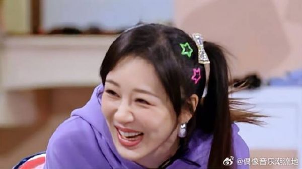 许嵩综艺首秀，被沈月整蛊带上假发，造型笑疯杨紫！
