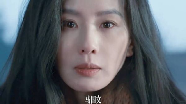 铁轨上惊现尸体,额头上被镶进去啤酒瓶盖,多大仇啊,凶手会是谁呢?