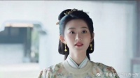 藏海潜入书房翻找，不料被主人当场撞见
