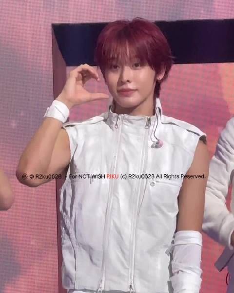 NCT WISH RIKU出演The Seasons 耳膜男友饭拍红发亮眼