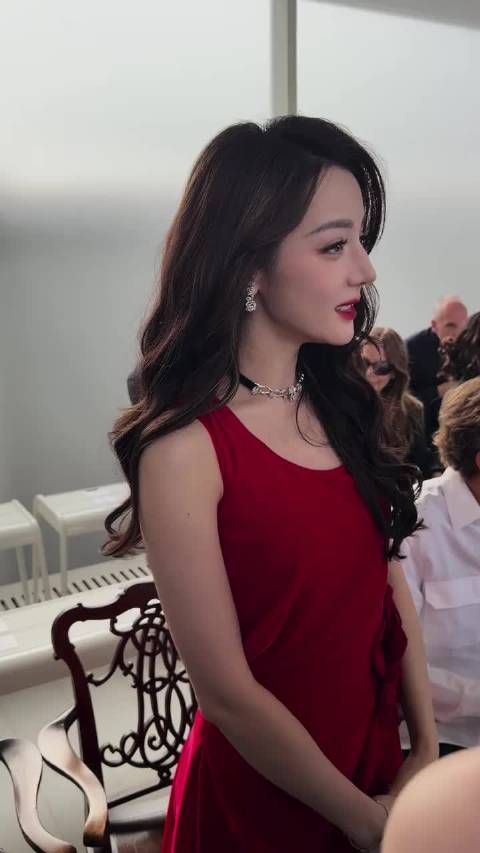 迪丽热巴全身都是天赋,美貌被赞神级