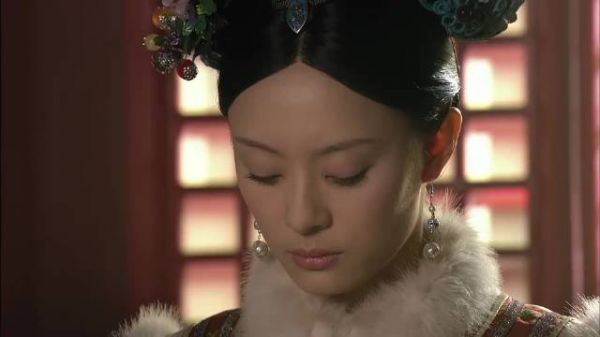 甄嬛传孙俪蒋欣演技对比,华妃之死引甄嬛被禁足