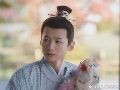 小尹峥春心萌动中